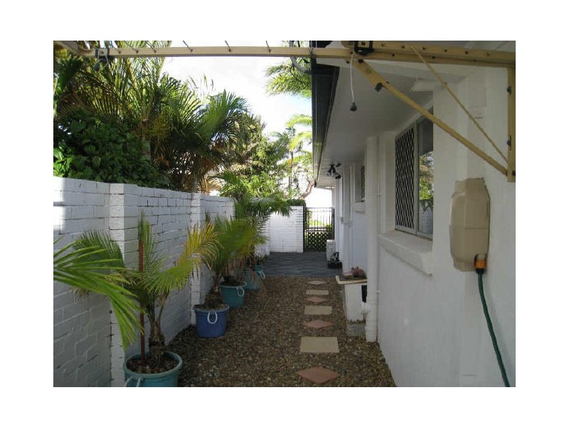 11 Tosti Street, Bundall QLD 4217