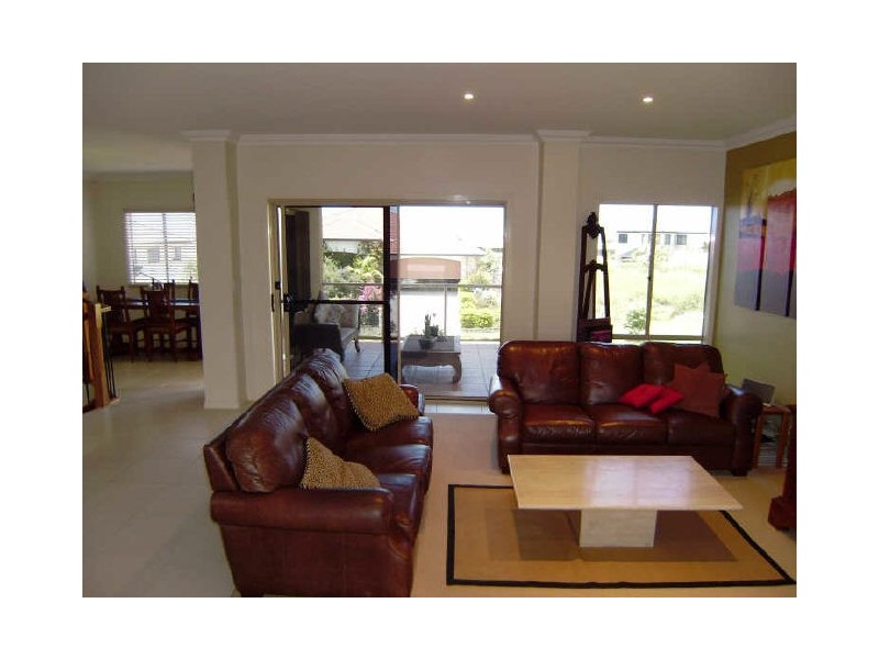 12 Ridgeline Way, Highland Park QLD 4211