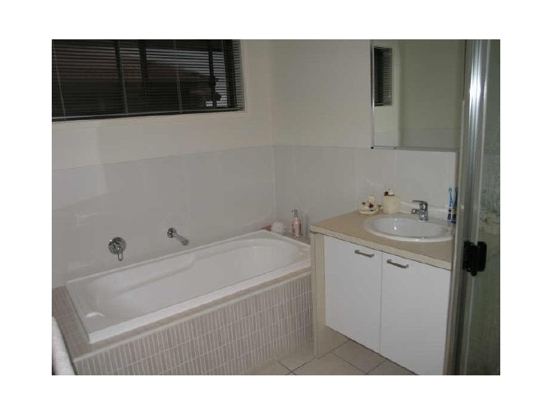 25 Highcrest Circuit, Molendinar QLD 4214