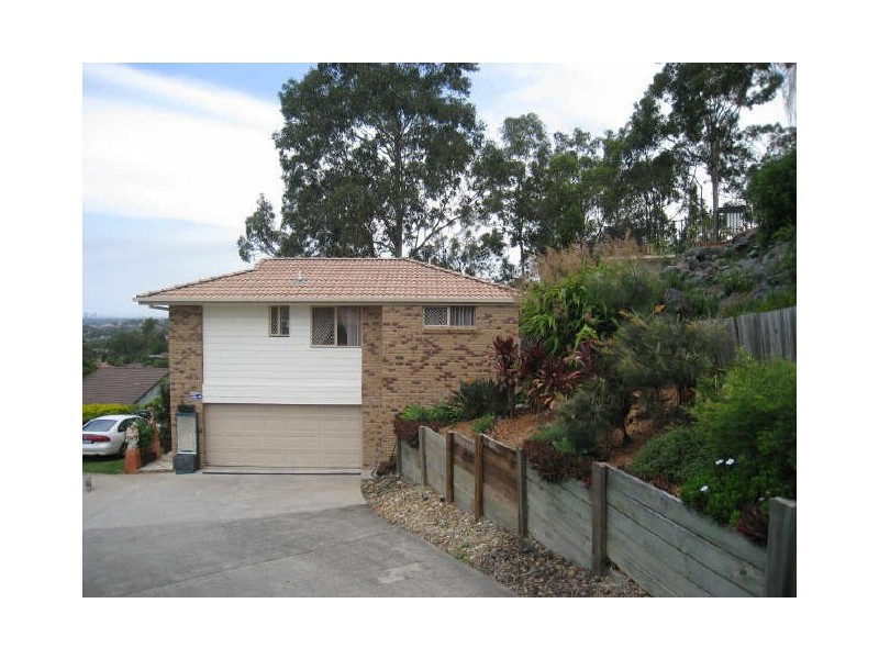 16 Lochinvar Court, Highland Park QLD 4211