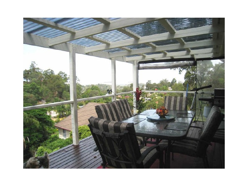 16 Lochinvar Court, Highland Park QLD 4211
