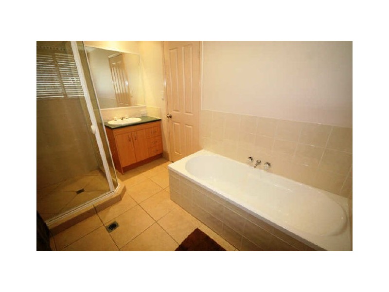 4 Essex Court, Nerang QLD 4211