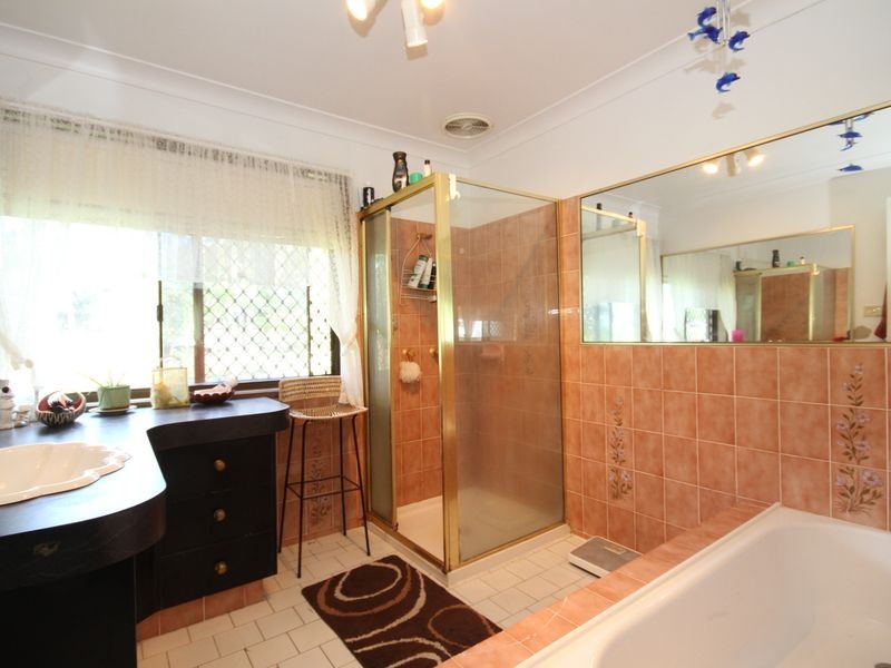 167 Alexander Drive, Highland Park QLD 4211