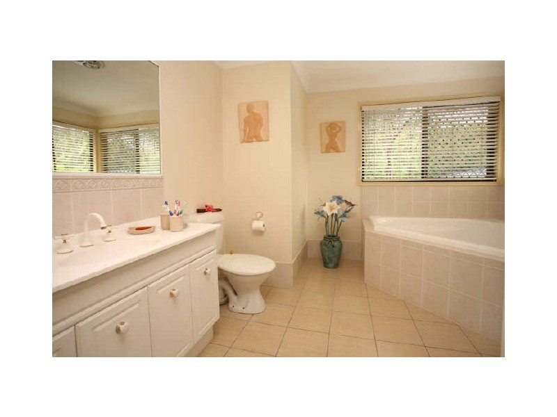 22 Lords Avenue, Mount Nathan QLD 4211