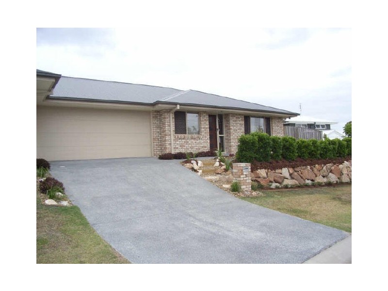 2/1 Abbey Rose Way, Nerang QLD 4211