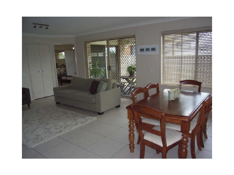 2/1 Abbey Rose Way, Nerang QLD 4211