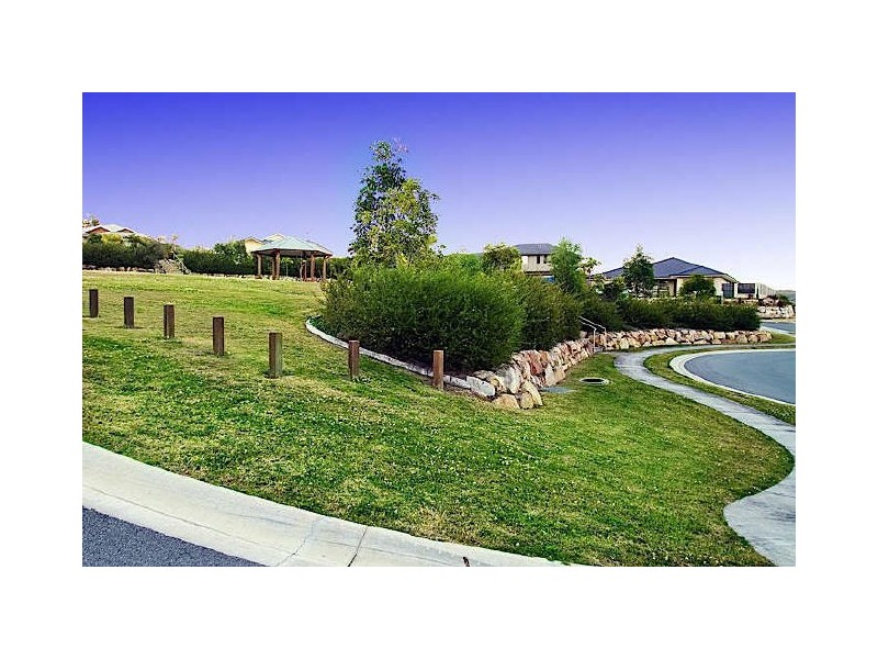 2/1 Abbey Rose Way, Nerang QLD 4211