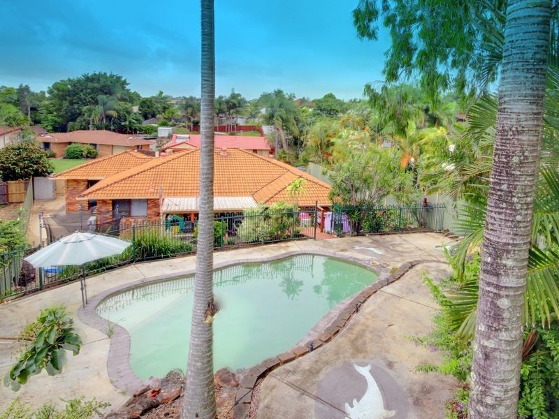 6 Perth Square, Highland Park QLD 4211