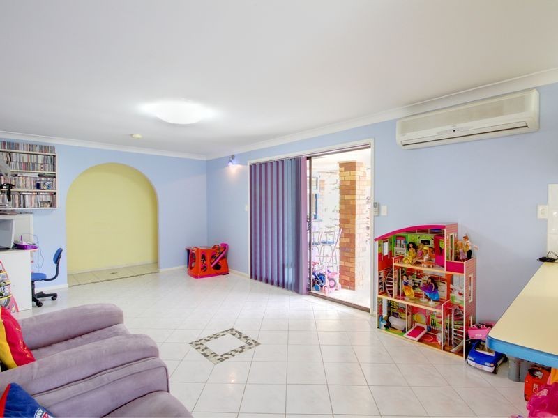 6 Perth Square, Highland Park QLD 4211
