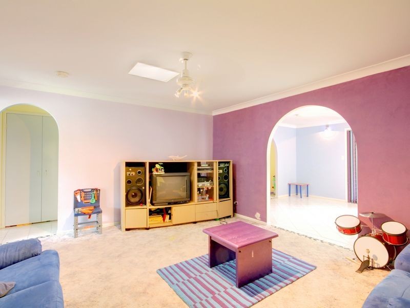 6 Perth Square, Highland Park QLD 4211