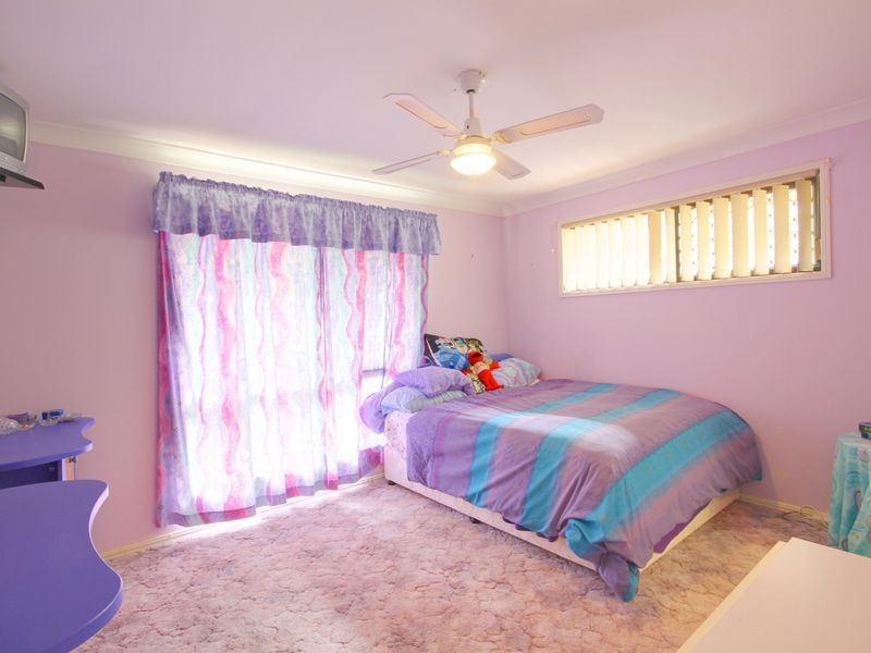 6 Perth Square, Highland Park QLD 4211