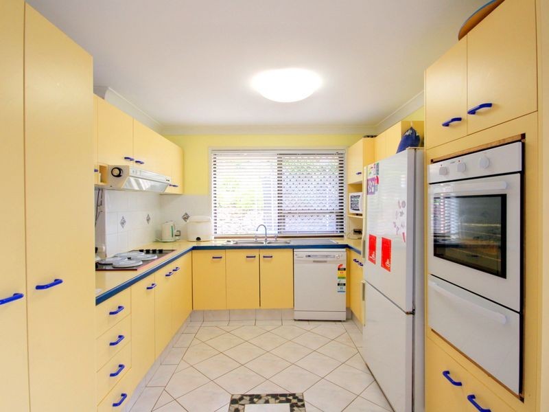 6 Perth Square, Highland Park QLD 4211