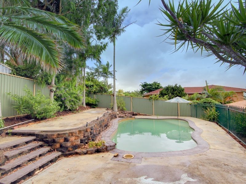 6 Perth Square, Highland Park QLD 4211