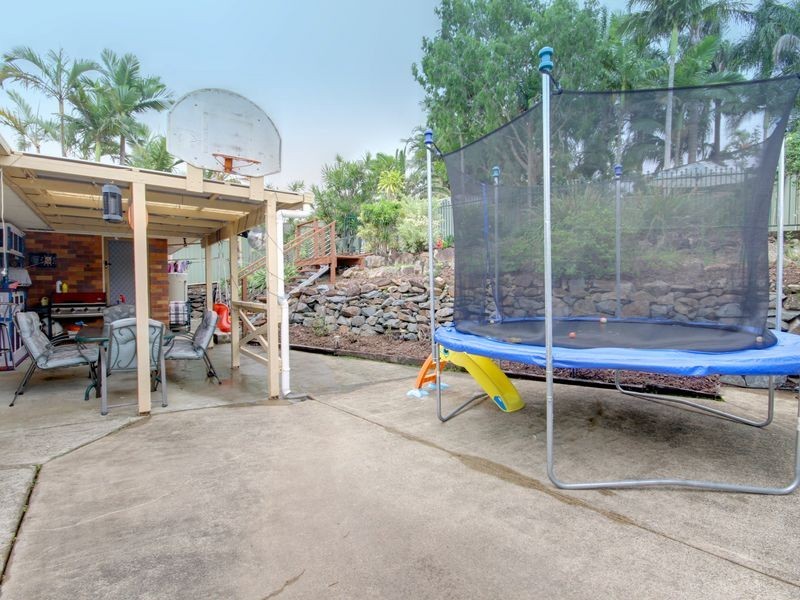 6 Perth Square, Highland Park QLD 4211