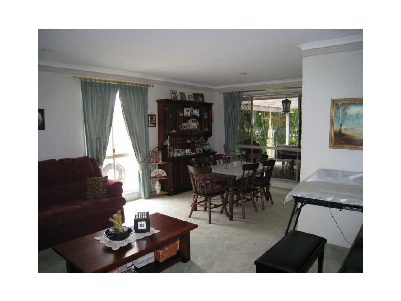 8 Aurora Crescent, Worongary QLD 4213