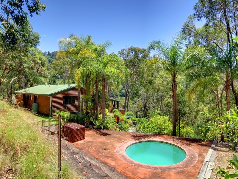 128 Narrow Leaf Road, Advancetown QLD 4211
