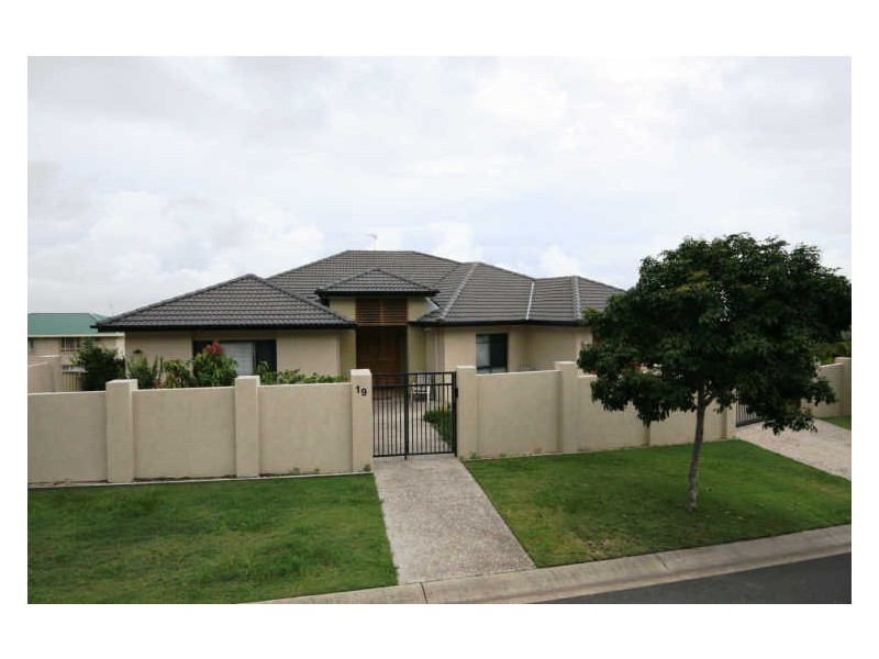 19 Marriott Way, Highland Park QLD 4211