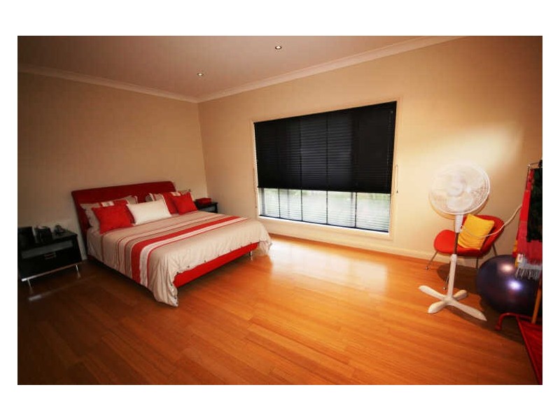 19 Marriott Way, Highland Park QLD 4211