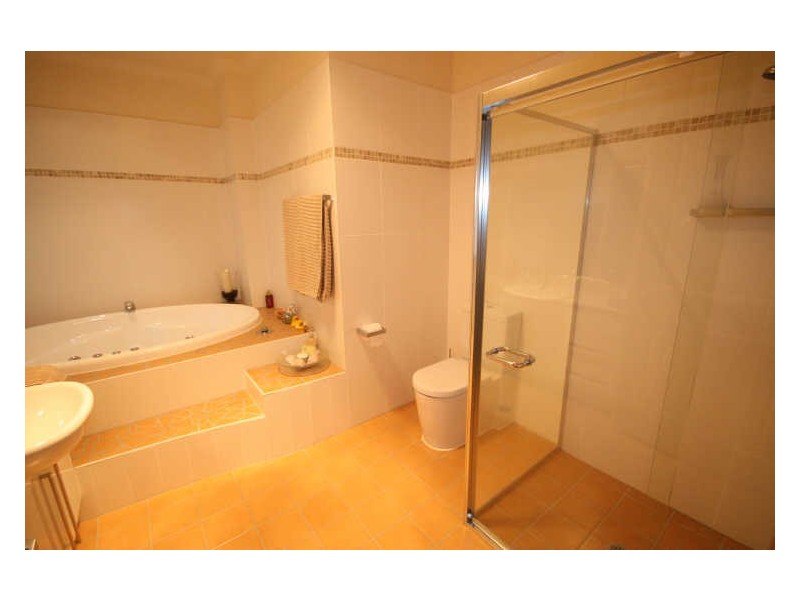 19 Marriott Way, Highland Park QLD 4211