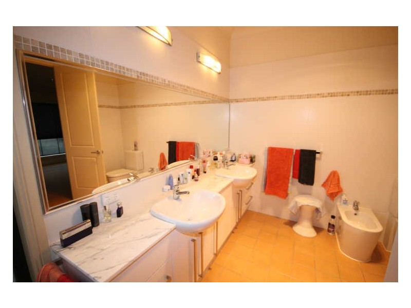 19 Marriott Way, Highland Park QLD 4211