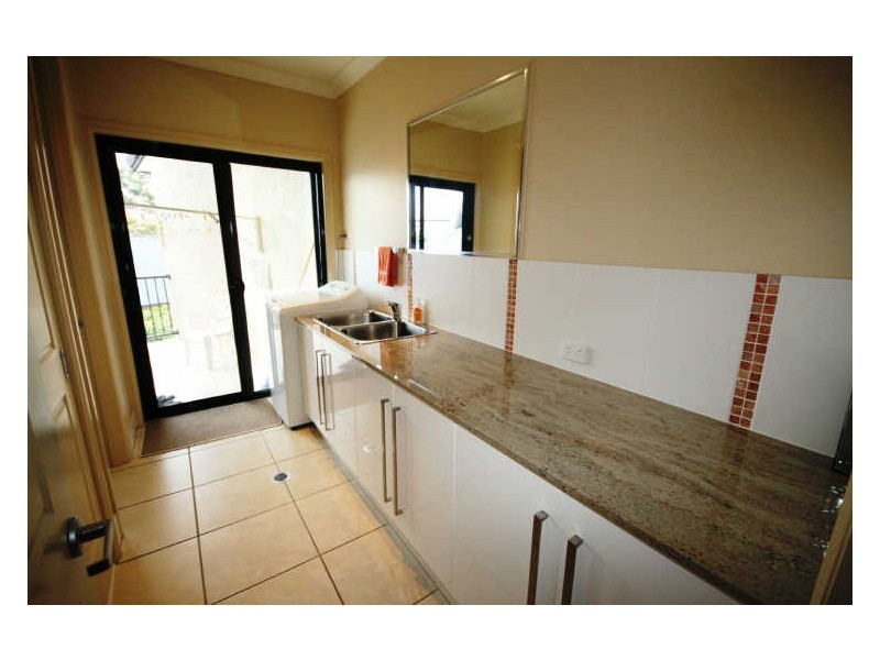 19 Marriott Way, Highland Park QLD 4211