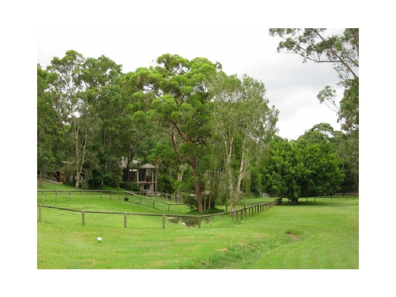39 Winderadeen Drive, Highland Park QLD 4211