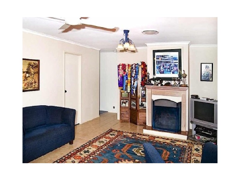 39 Winderadeen Drive, Highland Park QLD 4211