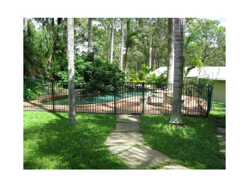 39 Winderadeen Drive, Highland Park QLD 4211