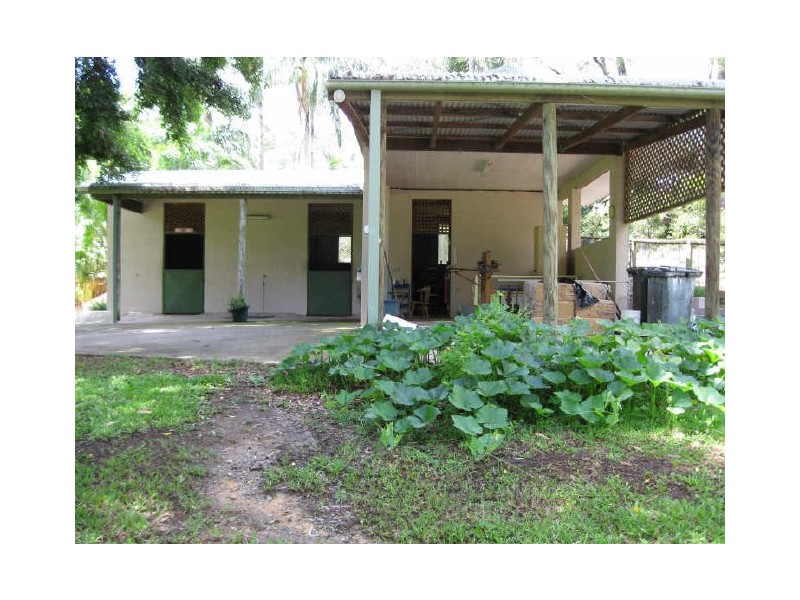 39 Winderadeen Drive, Highland Park QLD 4211