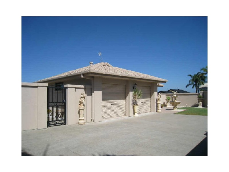 1 Jindabyne Court, Highland Park QLD 4211