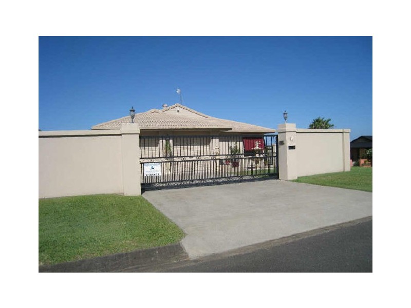 1 Jindabyne Court, Highland Park QLD 4211