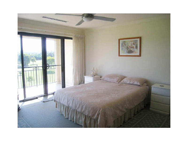 2095/1 The Vistas Drive, Carrara QLD 4211