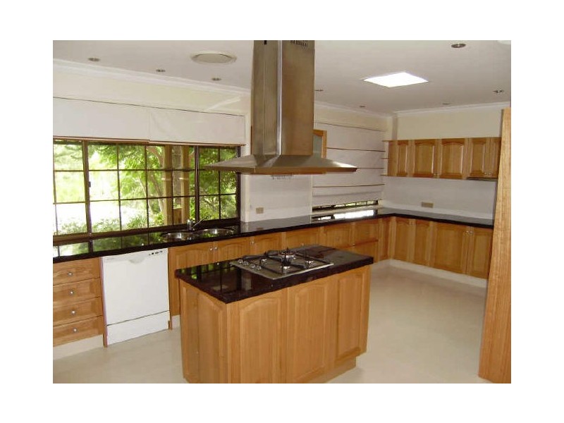 10 Tom Latimer Court, Worongary QLD 4213
