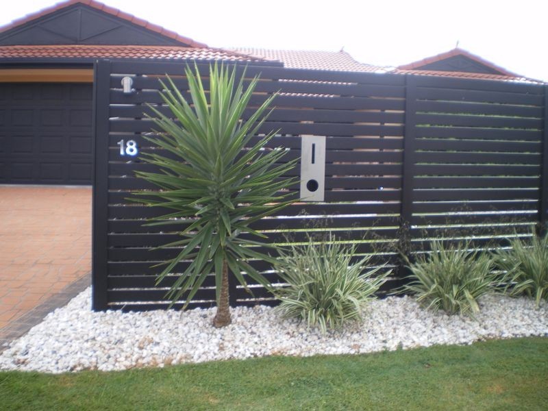 18 Quigan Terrace, Highland Park QLD 4211