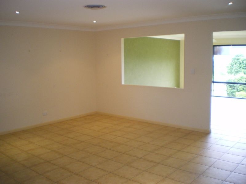 18 Quigan Terrace, Highland Park QLD 4211
