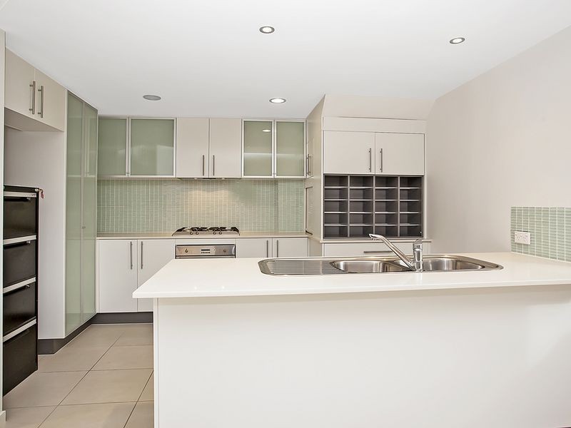 16/1 Boulton Drive, Nerang QLD 4211