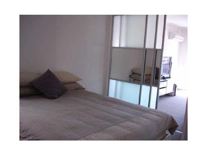 24/3030 The Boulevard “Emerald Lakes”, Carrara QLD 4211