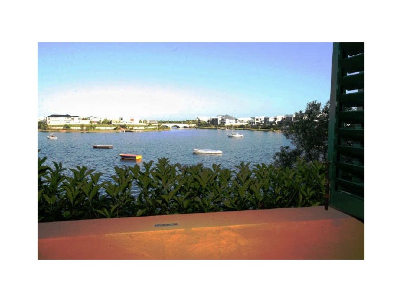 38/3030 The Boulevard “Emerald Lakes”, Carrara QLD 4211