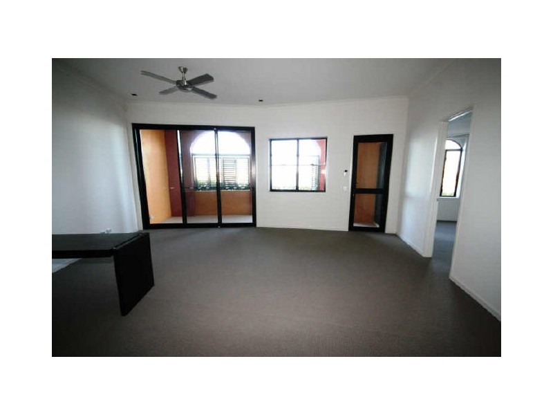 38/3030 The Boulevard “Emerald Lakes”, Carrara QLD 4211