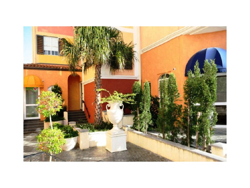 38/3030 The Boulevard “Emerald Lakes”, Carrara QLD 4211