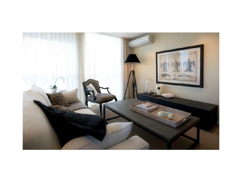 4009/3030 Town Centre Drive “Emerald Lakes”, Carrara QLD 4211