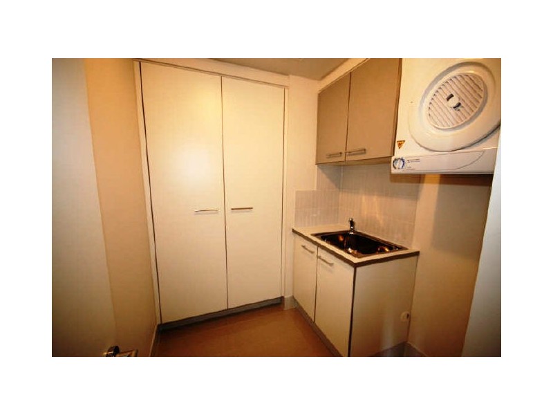 22/3030 The Boulevard “Emerald Lakes”, Carrara QLD 4211