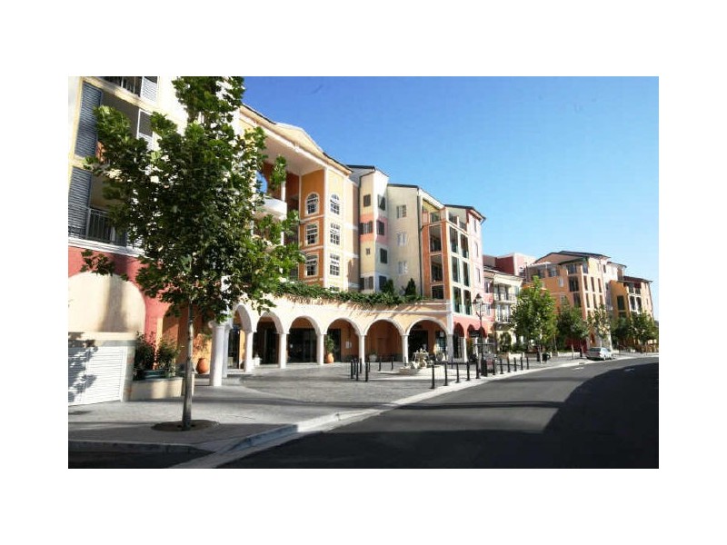 22/3030 The Boulevard “Emerald Lakes”, Carrara QLD 4211