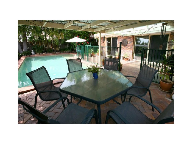 12 Woolmere Street, Carrara QLD 4211