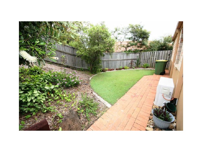 22/24 Amsonia Court, Arundel QLD 4214