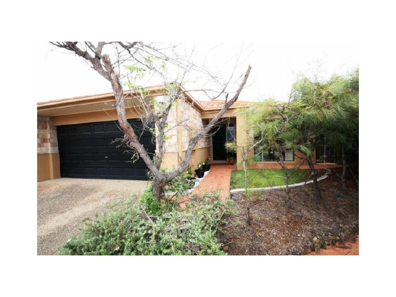 22/24 Amsonia Court, Arundel QLD 4214