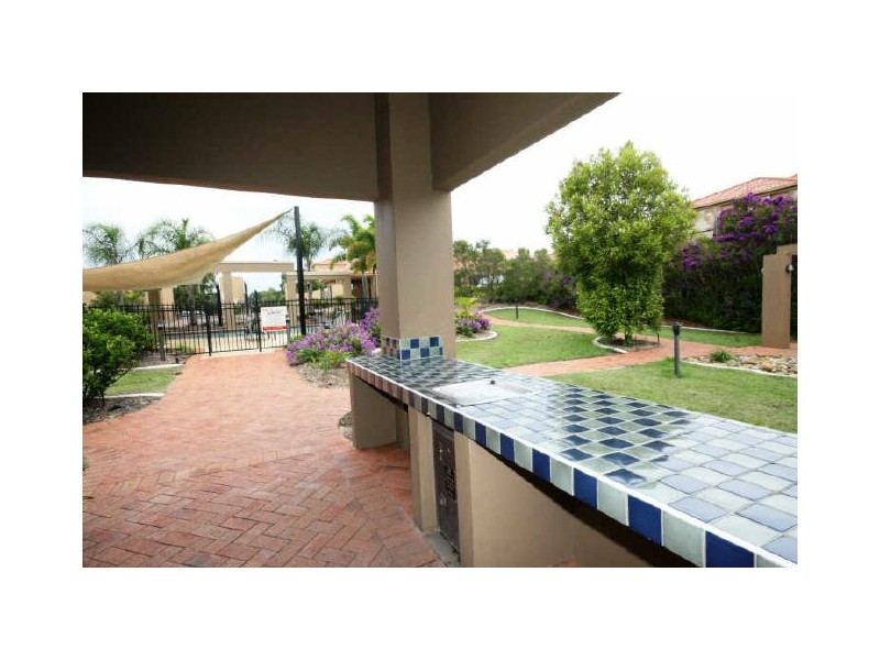 22/24 Amsonia Court, Arundel QLD 4214