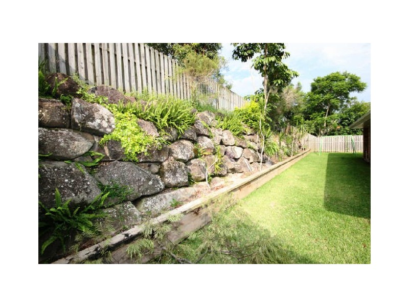 8 Swansdale Close, Nerang QLD 4211