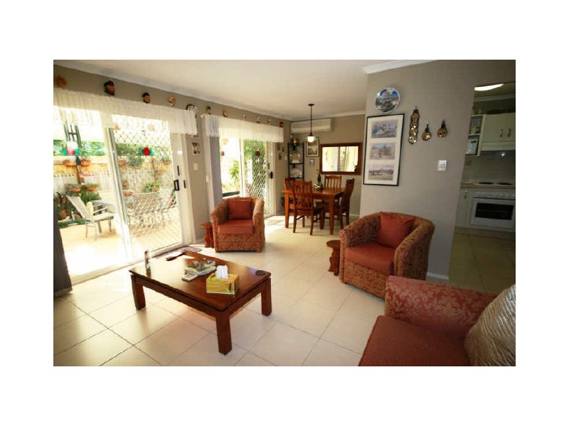 3/102 Alexander Drive, Highland Park QLD 4211