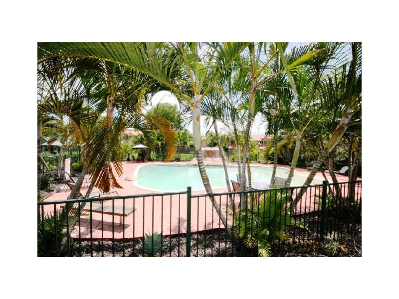 2/1A Alison Road, Carrara QLD 4211